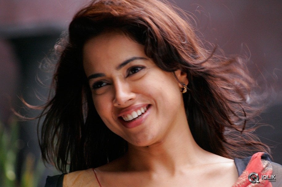 Sameera-Reddy